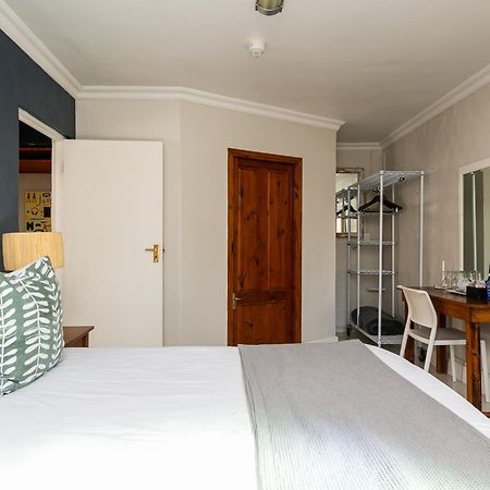 Adventure Pad'S By The Farmhouse Hotel Langebaan Exterior photo